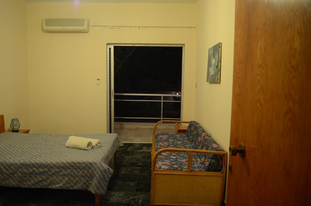 Kineta Apartments 外观 照片